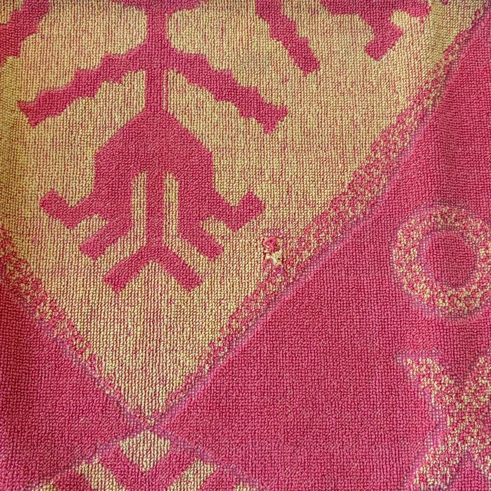 Vintage multicolor Aztec patterned bath towel